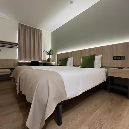 Guest 3*
